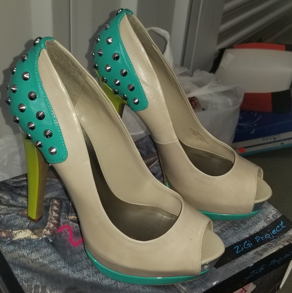 G by guess heels - Picture 2 of 2